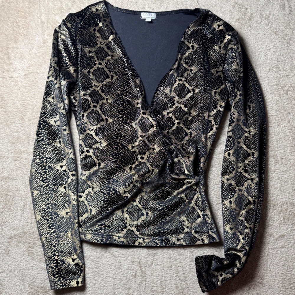 VTG‎ XOXO Womens Snakeskin Velvet Wrap Top Medium Mob Wife Office Siren